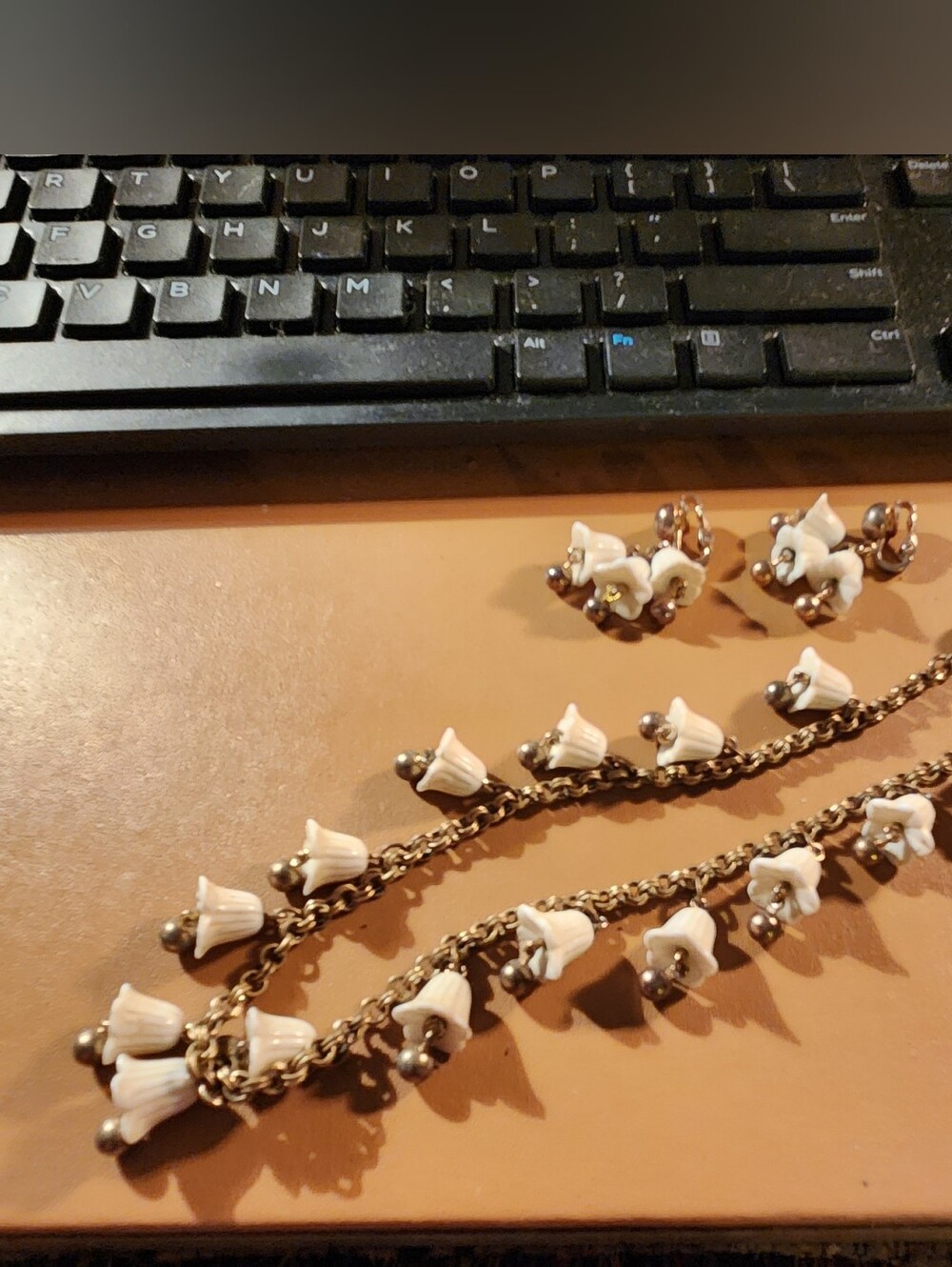 Vintage White Flower Charm Necklace and Earring Set — Women Jewelry